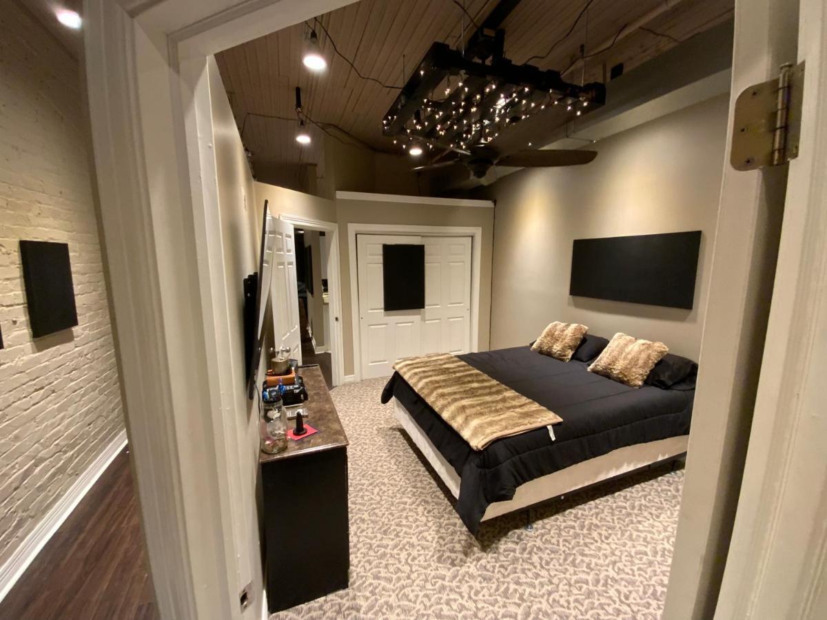 Blackout Themed Residence In The Prime Heart Of Omaha'S Old Market! Zewnętrze zdjęcie